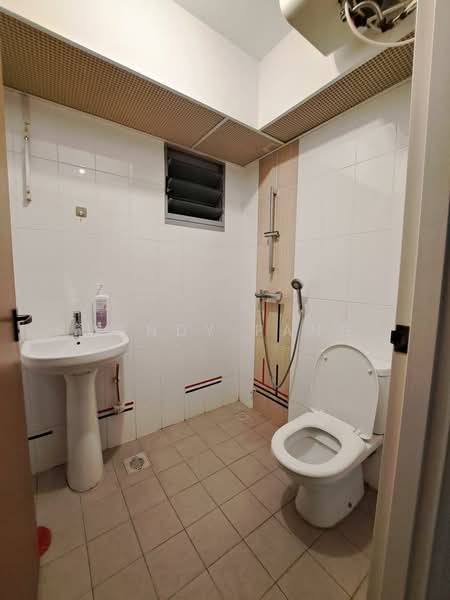 682C Edgedale Plains, 682C Edgedale Plains, 2 Bedrooms, 731 sqft, HDB Flat For Rent, by Wendy Pang, 500097244 - Bathroom - PropertyGuru.com.sg