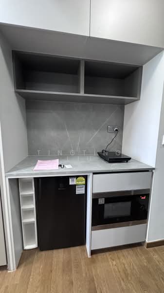 Parc Clematis Condominium For Sale at S$ 1,600,000 | PropertyGuru Singapore - Kitchen