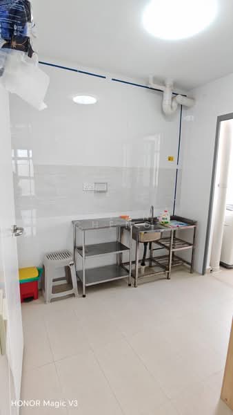30 Margaret Drive, 30 Margaret Drive, Room Rental, 120 sqft, HDB Flat For Rent, by Bryan Cheng, 500097265 - Kitchen - PropertyGuru.com.sg
