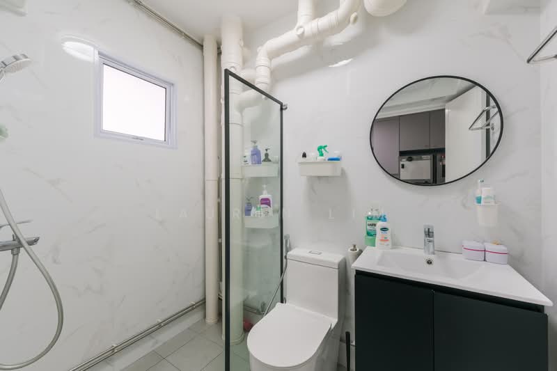 144 Lorong 2 Toa Payoh HDB Flat For Sale at S$ 902,000 | PropertyGuru Singapore - Bathroom