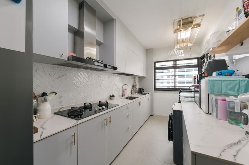 144 Lorong 2 Toa Payoh HDB Flat For Sale at S$ 902,000 | PropertyGuru Singapore - Kitchen