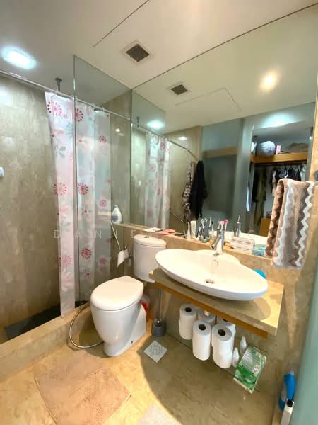 5min Away From Tanjong Pagar MRT Apartment For Sale at S$ 1,180,000 | PropertyGuru Singapore - Bathroom