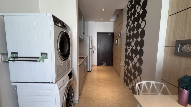 Parc Elegance Condominium For Sale at S$ 1,320,000 | PropertyGuru Singapore - Kitchen