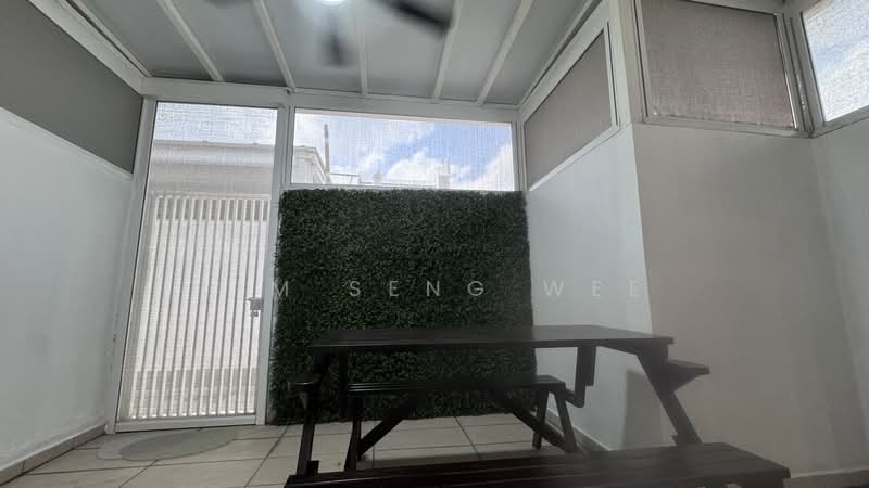 Parc Elegance Condominium For Sale at S$ 1,320,000 | PropertyGuru Singapore - Balcony