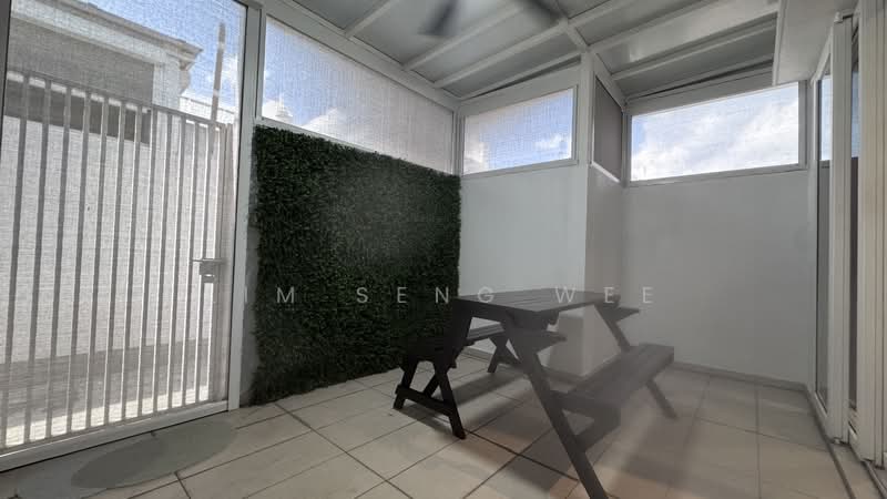 Parc Elegance Condominium For Sale at S$ 1,320,000 | PropertyGuru Singapore - Balcony