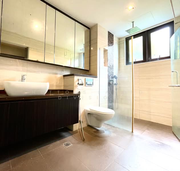 Beautiful Detached Villa Resort with Private Pool and Indoor Outdoor Living Detached House For Sale at S$ 11,800,000 | PropertyGuru Singapore - Bathroom