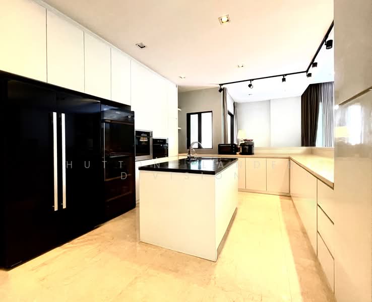 Beautiful Detached Villa Resort with Private Pool and Indoor Outdoor Living Detached House For Sale at S$ 11,800,000 | PropertyGuru Singapore - Kitchen