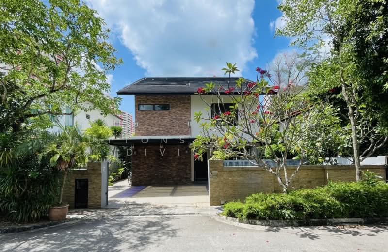 For Sale - Beautiful Detached Villa Resort with Private Pool and Indoor Outdoor Living