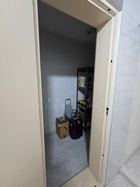 607 Senja Road HDB Flat For Sale at S$ 1,000,000 | PropertyGuru Singapore - Bomb Shelter