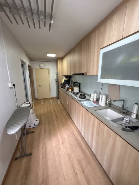 258B Compassvale Road HDB Flat For Sale at S$ 750,000 | PropertyGuru Singapore - Kitchen