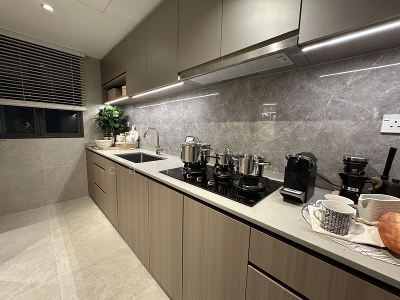 PARKTOWN Residence Condominium For Sale at S$ 2,605,000 | PropertyGuru Singapore - Kitchen