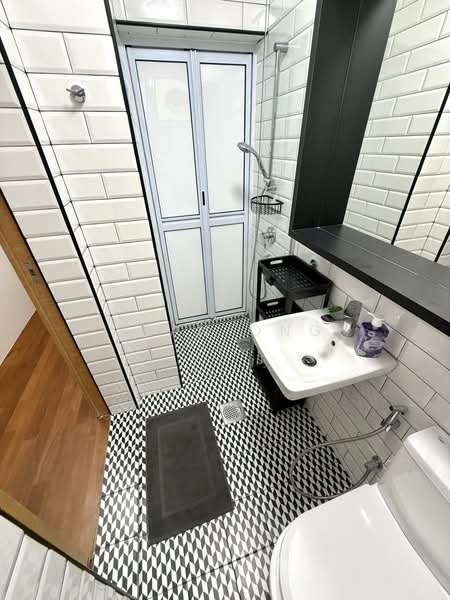 Landridge Condo, 202 Pasir Panjang Road, Room Rental, 100 sqft, Condominium For Rent, by Sean Ong, 500097334 - Bathroom - PropertyGuru.com.sg