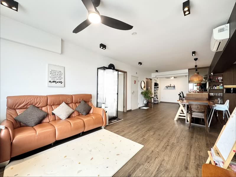 415B Northshore Drive HDB Flat For Sale at S$ 1,128,000 | PropertyGuru Singapore - Living Room
