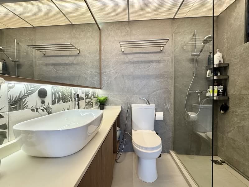 415B Northshore Drive HDB Flat For Sale at S$ 1,128,000 | PropertyGuru Singapore - Master Bathroom