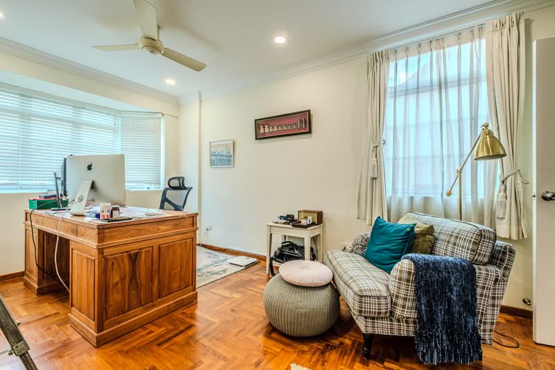 Woodgrove Estate Corner Terrace For Sale at S$ 3,000,000 | PropertyGuru Singapore - Study