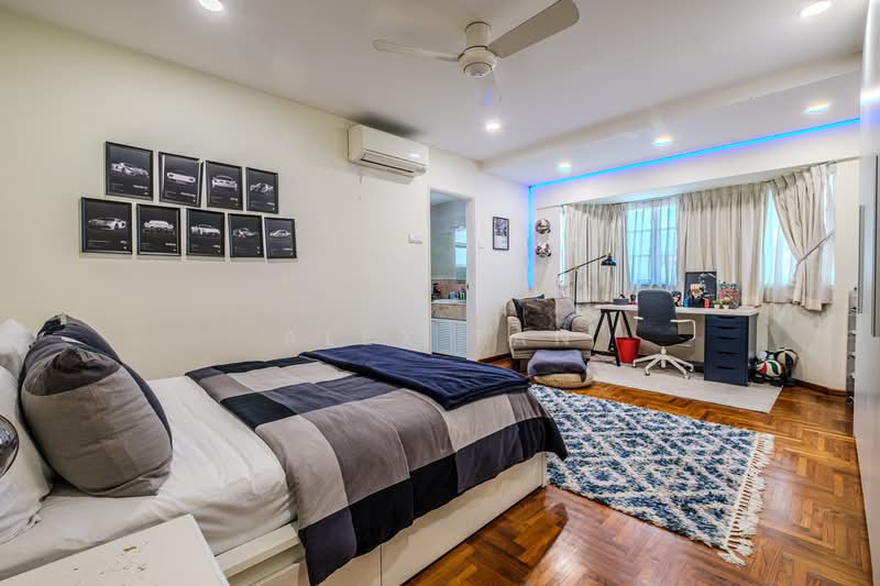 Woodgrove Estate Corner Terrace For Sale at S$ 3,000,000 | PropertyGuru Singapore - Bedroom