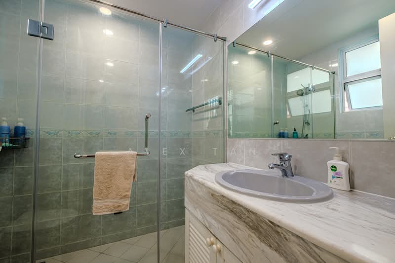 Woodgrove Estate Corner Terrace For Sale at S$ 3,000,000 | PropertyGuru Singapore - Bathroom