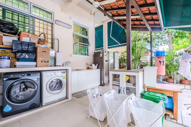 Woodgrove Estate Corner Terrace For Sale at S$ 3,000,000 | PropertyGuru Singapore - Interior