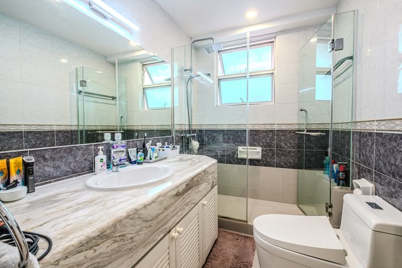 Woodgrove Estate Corner Terrace For Sale at S$ 3,000,000 | PropertyGuru Singapore - Bathroom