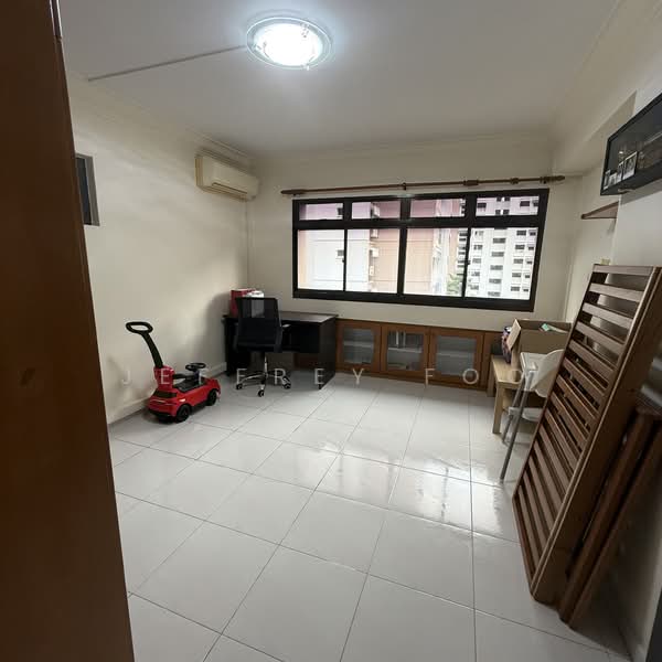 640 Jurong West Street 61 HDB Flat For Sale at S$ 670,000 | PropertyGuru Singapore - Study