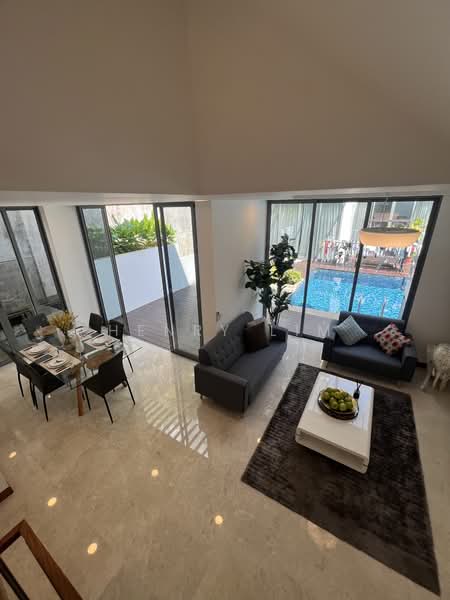 Greenwood Mews Cluster House For Sale at S$ 4,320,000 | PropertyGuru Singapore - Living Room