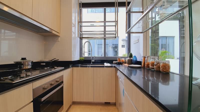 Greenwood Mews Cluster House For Sale at S$ 4,320,000 | PropertyGuru Singapore - Kitchen