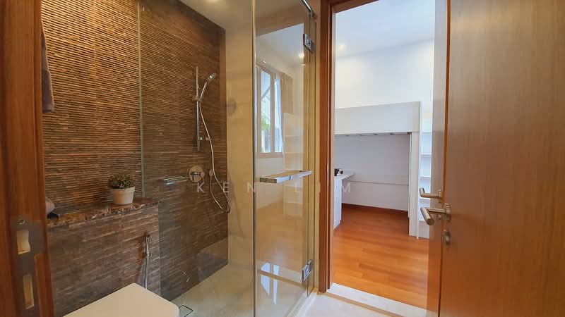 Greenwood Mews Cluster House For Sale at S$ 4,320,000 | PropertyGuru Singapore - Bathroom