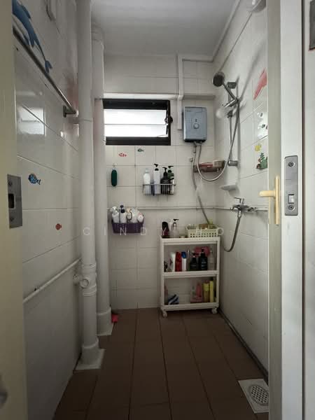 83 Lorong 2 Toa Payoh HDB Flat For Sale at S$ 388,888 | PropertyGuru Singapore - Bathroom