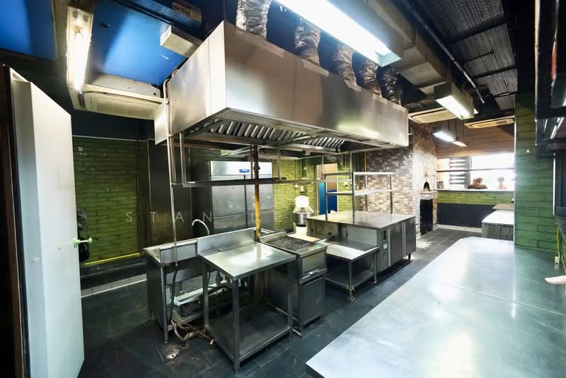 Rare Ground Floor F&B Near MRT, Hongkong Street / Clarke Quay / Circular Road, 2,800 sqft, Shop / Shophouse For Sale, by Stan Lee 李俊豪, 500097374 - Kitchen - CommercialGuru.com.sg