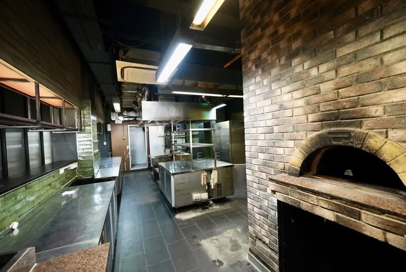 Rare Ground Floor F&B Near MRT, Hongkong Street / Clarke Quay / Circular Road, 2,800 sqft, Shop / Shophouse For Sale, by Stan Lee 李俊豪, 500097374 - Kitchen - CommercialGuru.com.sg