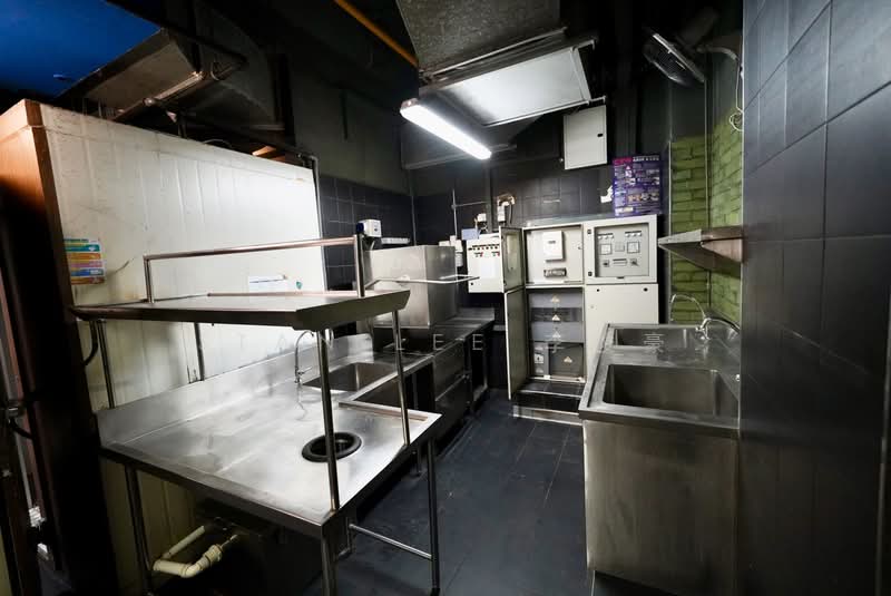 Rare Ground Floor F&B Near MRT, Hongkong Street / Clarke Quay / Circular Road, 2,800 sqft, Shop / Shophouse For Sale, by Stan Lee 李俊豪, 500097374 - Kitchen - CommercialGuru.com.sg