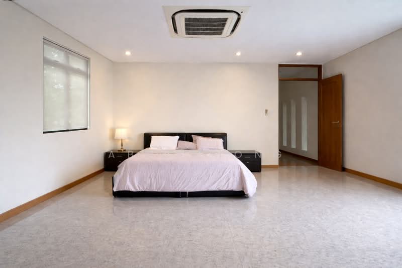 Pinewood grove Detached House For Sale at S$ 5,600,000 | PropertyGuru Singapore - Bedroom