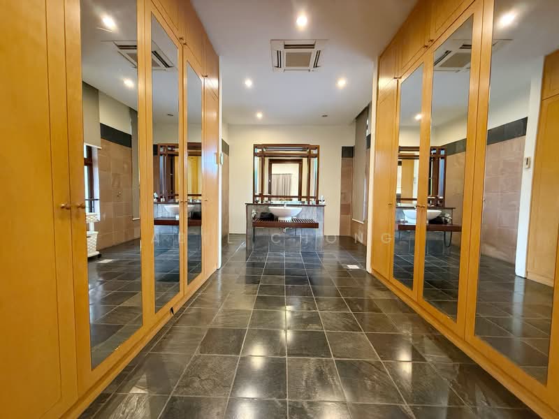 Pinewood grove Detached House For Sale at S$ 5,600,000 | PropertyGuru Singapore - Bathroom