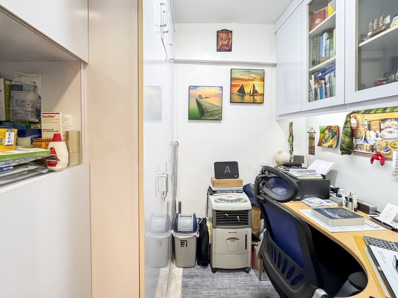 102 Jurong East Street 13 HDB Flat For Sale at S$ 480,000 | PropertyGuru Singapore - Study