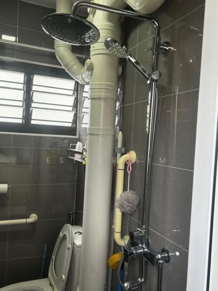 427 Yishun Avenue 11 HDB Flat For Sale at S$ 520,000 | PropertyGuru Singapore - Bathroom