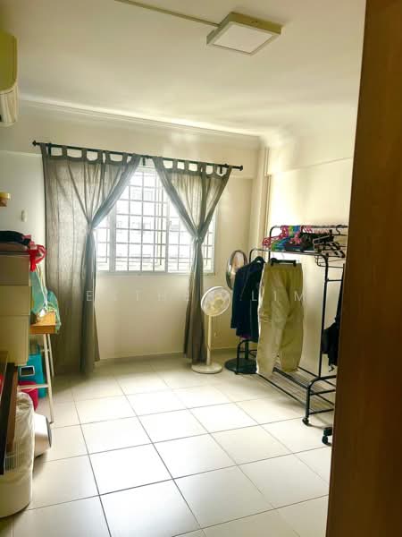 427 Yishun Avenue 11 HDB Flat For Sale at S$ 520,000 | PropertyGuru Singapore - Bedroom