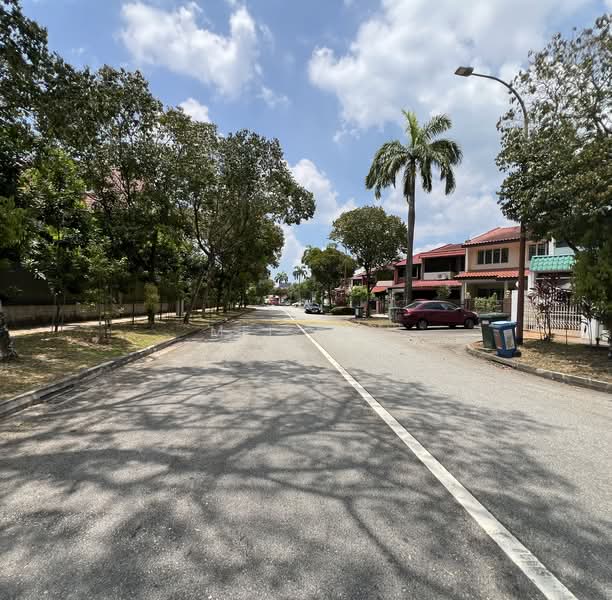 Thomson Hill Estate Terraced House For Sale at S$ 4,650,000 | PropertyGuru Singapore - Exterior