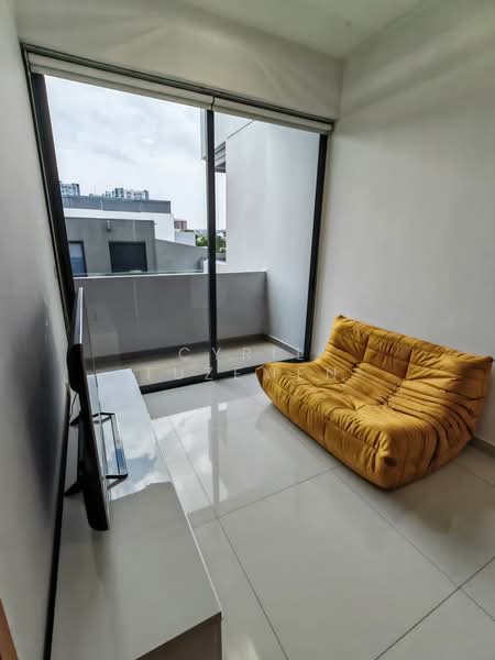21 Richards, 21 Richards Avenue, 1 Bedroom, 409 sqft, Apartment For Rent, by Cyril Tuzemen, 500097393 - Living room - PropertyGuru.com.sg
