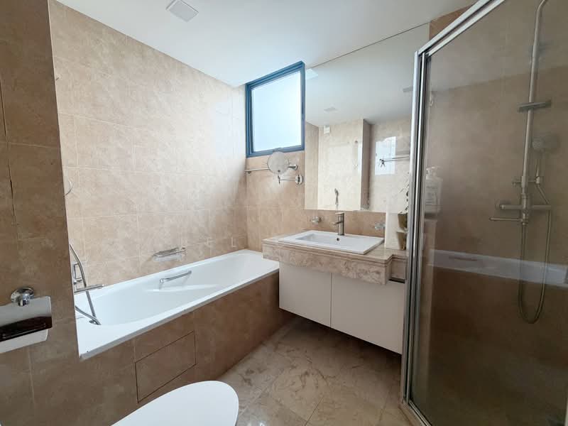 Blue Horizon Condominium For Sale at S$ 1,800,000 | PropertyGuru Singapore - Bathroom