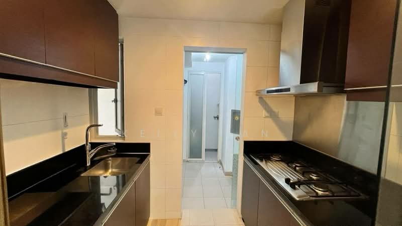 Hillvista Condominium For Sale at S$ 1,650,000 | PropertyGuru Singapore - Kitchen