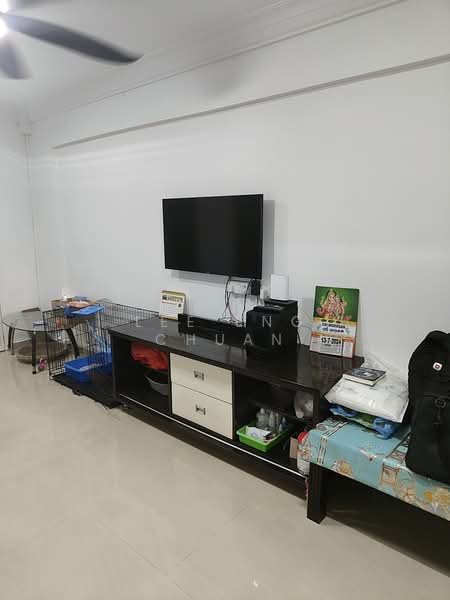 228 Bukit Batok Central, 228 Bukit Batok Central, Room Rental, 121 sqft, HDB Flat For Rent, by Lee Eng Chuan, 500097441 - Living Room - PropertyGuru.com.sg