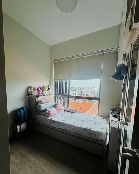 Forest Woods, , 4 Bedrooms, 1,281 sqft, Condominium For Sale, by Mary Pang, 500097443 - Bedroom - PropertyGuru.com.sg