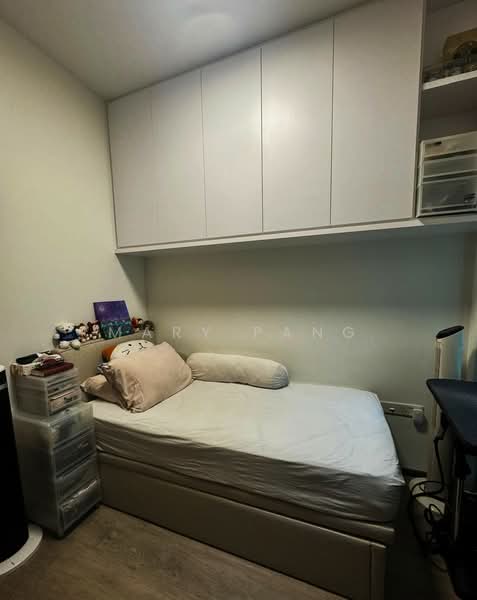 block 9, Lorong Lew Lian Condominium For Sale at S$ 2,950,000 | PropertyGuru Singapore - Bedroom