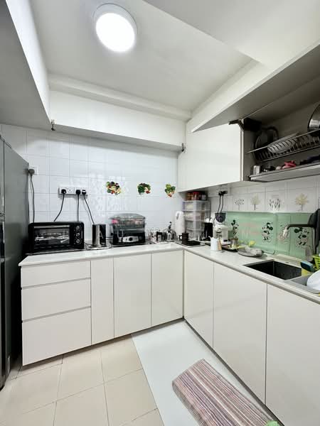 515C Tampines Central 7 HDB Flat For Sale at S$ 988,000 | PropertyGuru Singapore - Kitchen
