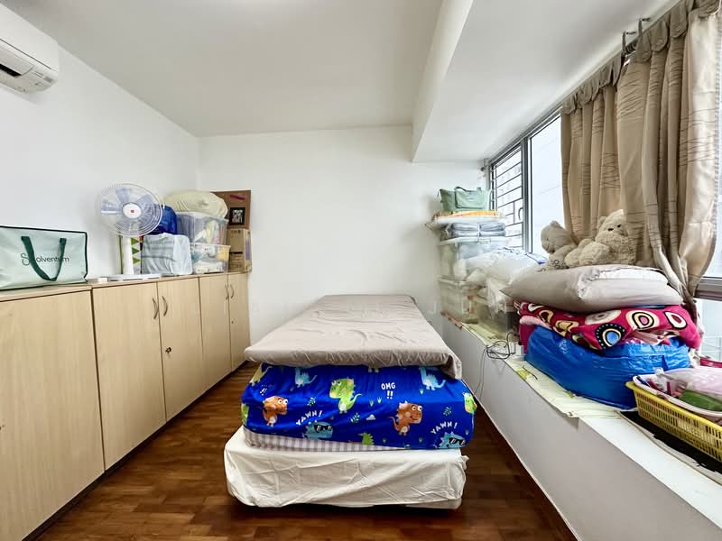 515C Tampines Central 7 HDB Flat For Sale at S$ 988,000 | PropertyGuru Singapore - Bedroom