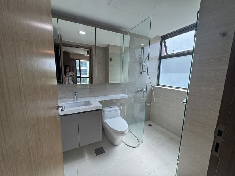 The Topiary Executive Condominium For Sale at S$ 2,128,000 | PropertyGuru Singapore - Bathroom