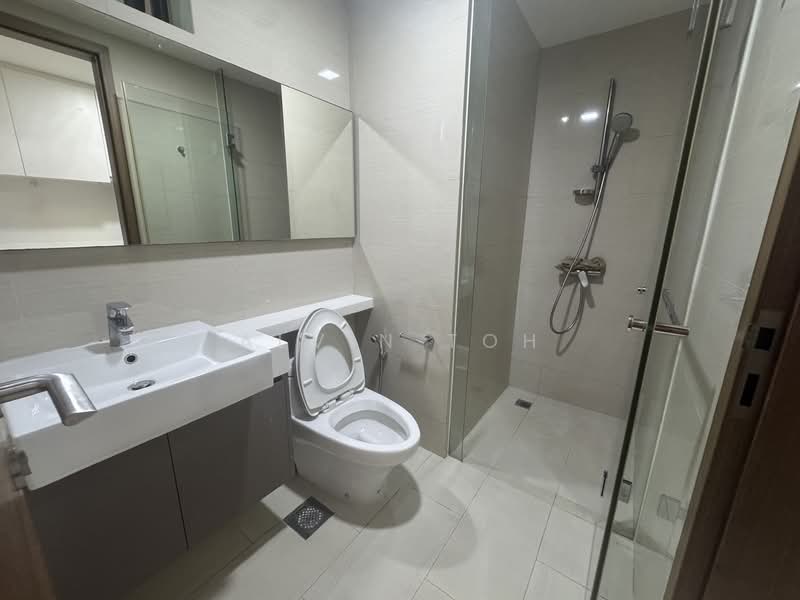 The Topiary, 15 Fernvale Lane, 4 Bedrooms, 1,389 sqft, Executive Condominium For Sale, by Alvin Toh, 500097467 - Bathroom - PropertyGuru.com.sg