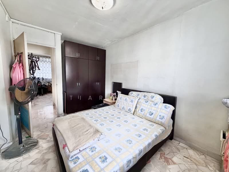 170 Bedok South Road HDB Flat For Sale at S$ 638,888 | PropertyGuru Singapore - Bedroom
