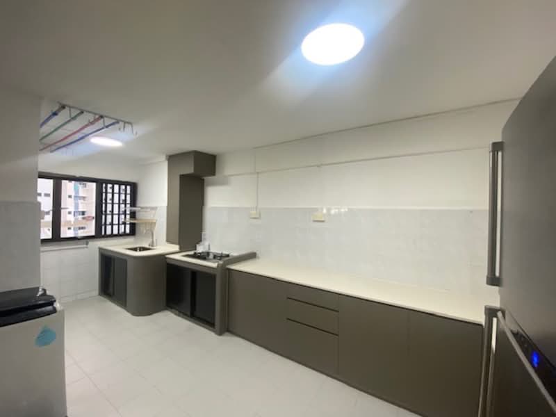 298 Tampines Street 22 HDB Flat For Sale at S$ 760,000 | PropertyGuru Singapore - Kitchen