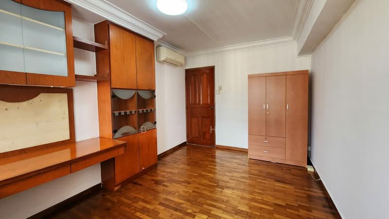 298 Tampines Street 22 HDB Flat For Sale at S$ 760,000 | PropertyGuru Singapore - Interior